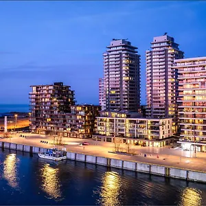https://central-park-tower-sea-view-residence-with-pool-and-gym.ostend-hotel.net